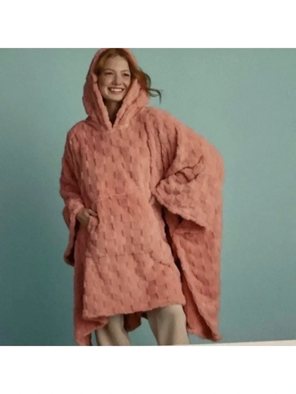 Room Essentials 60x80in Oversized Jacquard Plush Wearable Blanket Pink